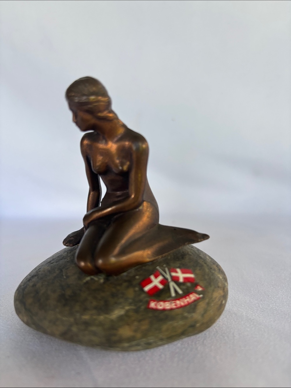 VINTAGE GENUINE BRONZE MERMAID FIGURINE SITTING ON STONE- KØBENHAVN- COPENHAGEN - Picture 3 of 11